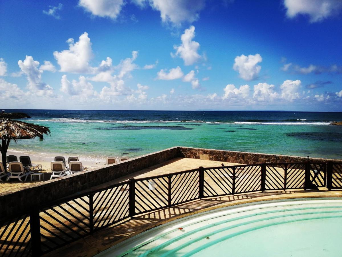 Studio Vue Mer Piscine Plage Kaz Punch Manganao Chez Julie Сен-Франсуа Экстерьер фото